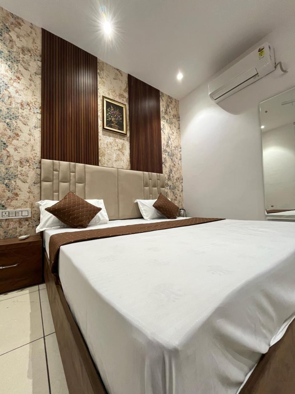 Hotel Platinum Inn Лудхіяна Екстер'єр фото