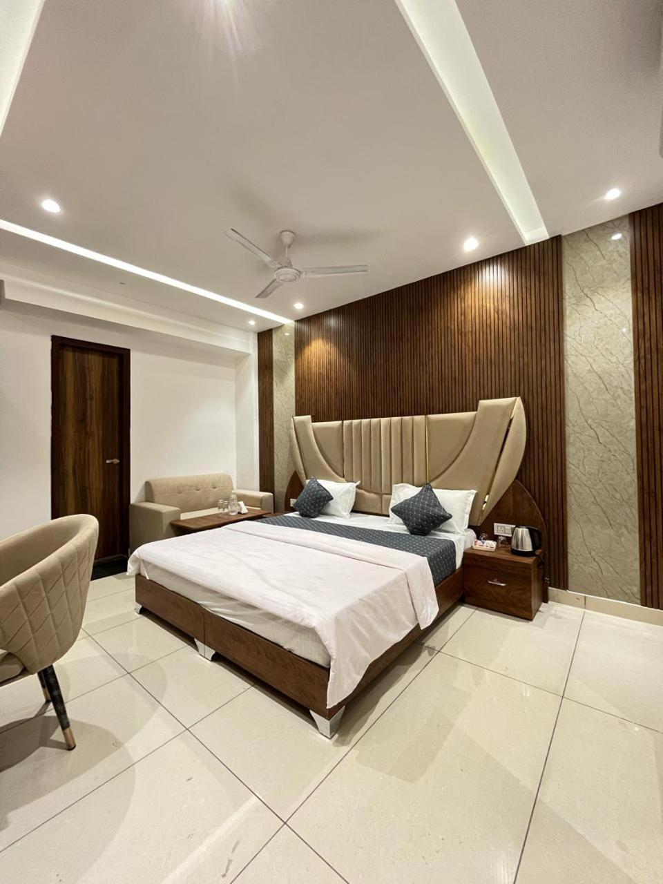Hotel Platinum Inn Лудхіяна Екстер'єр фото