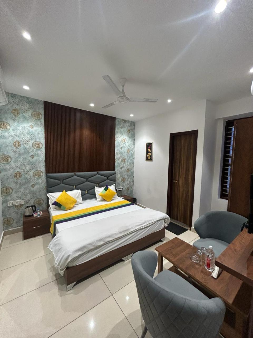 Hotel Platinum Inn Лудхіяна Екстер'єр фото